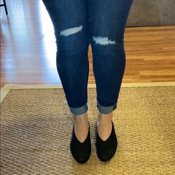 Eileen Fisher Canoe Heeled Black Suede Flats - Picture 2 of 7